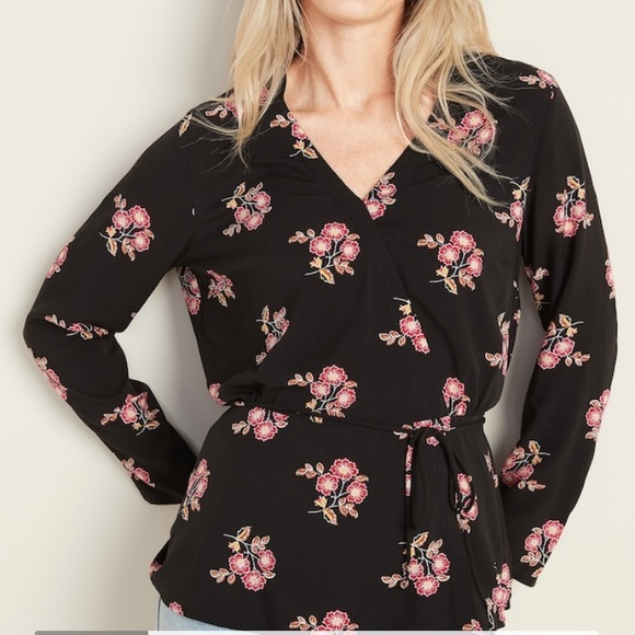 Old Navy Tops - NWT Japanese Blossom Kimono Style Blouse